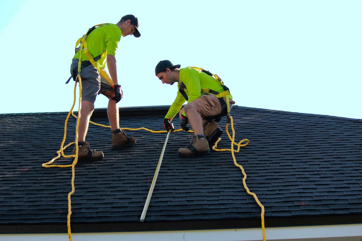 SummitSpan roofing crew working on a project
